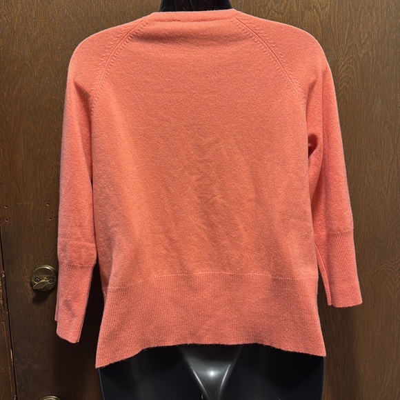 100% cashmere cardigan. Soft melon color. Unique snap closure. Brand b.chill - Picture 5 of 7